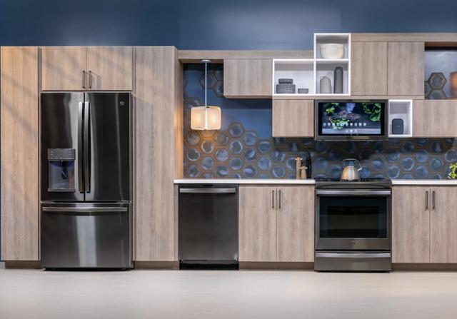 Frigidaire kitchen and laundry appliances in a Houston home