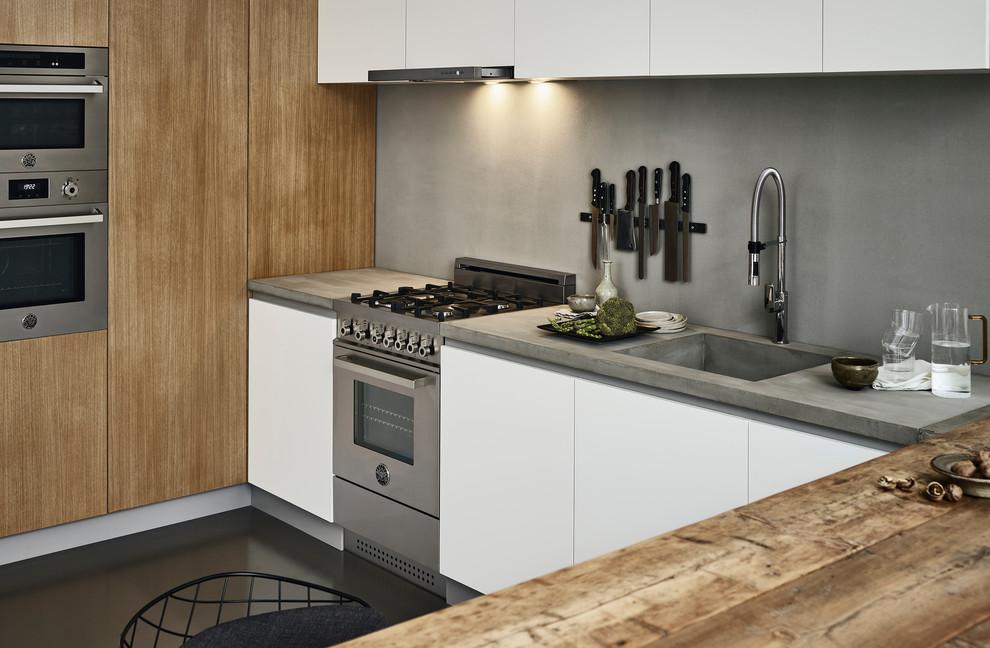 Houston home with working JennAir kitchen appliances