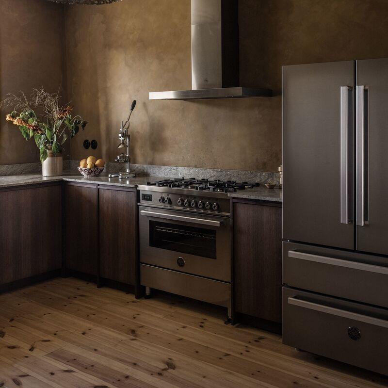Houston home with working Kenmore kitchen and laundry appliances